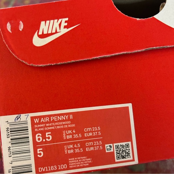 NWT Nike | Women’s white/purple Air Penny II lace up basketball shoes, size 6.5 - Picture 15 of 16